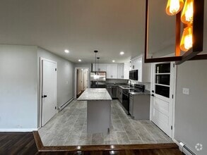 Building Photo - 388 Burncoat St