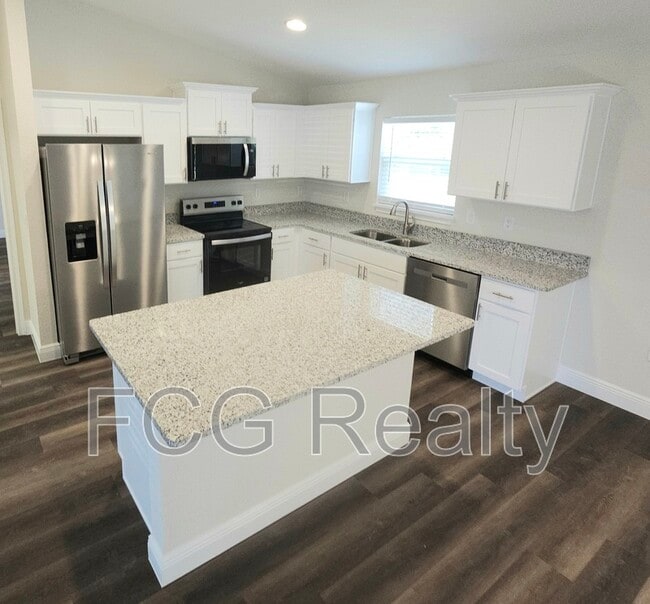 Building Photo - 44 Redwood Run