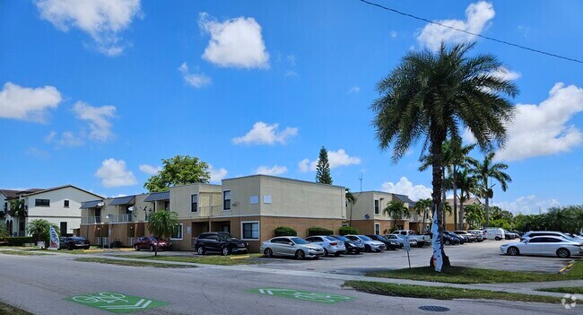Picture of Miramar Isles Apartments for Rent with High Ceilings - Miramar, FL ...