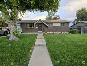 Building Photo - 8250 Chase Way