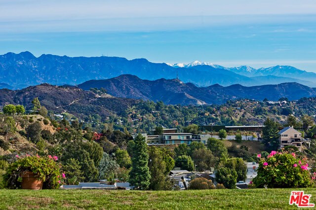 Foto del edificio - 2451 Briarcrest Rd