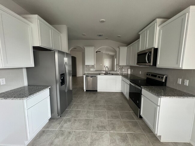 Foto del edificio - AVAILABLE NOW; APPLY TODAY AT OUR WEBSITE!!