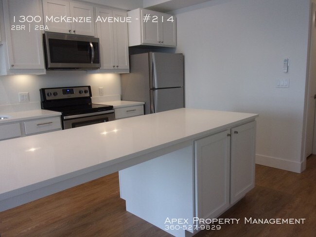 Building Photo - 1300 McKenzie Ave