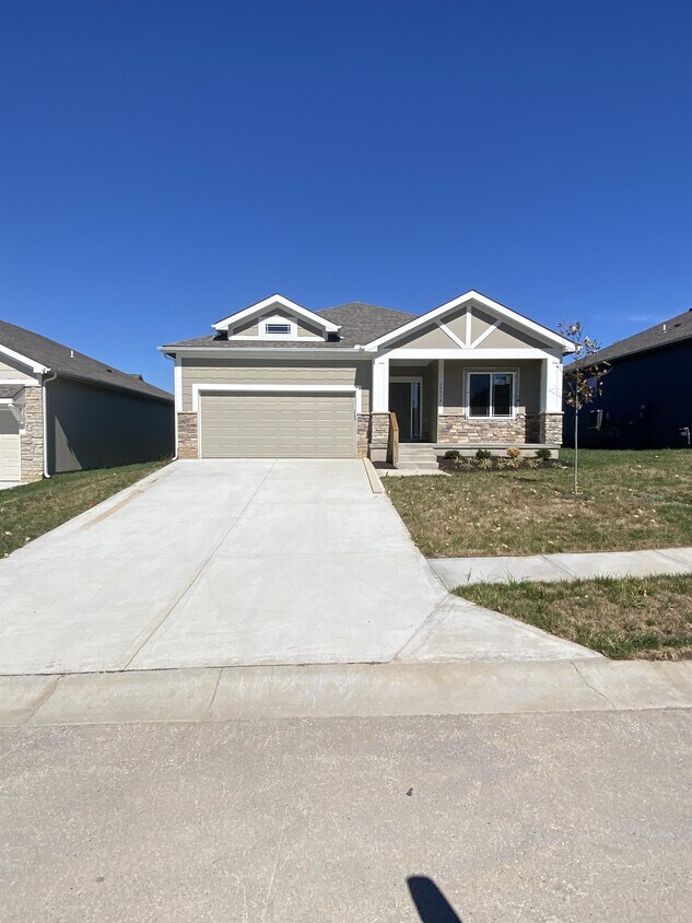 Primary Photo - 15316 Jessica St