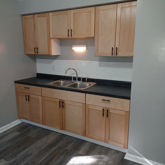Kitchen - 5751 N 64th St