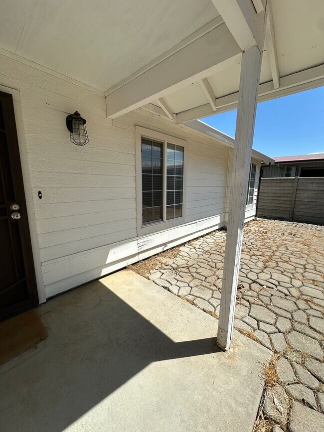 Foto del edificio - 3228 Lyndsey Ln
