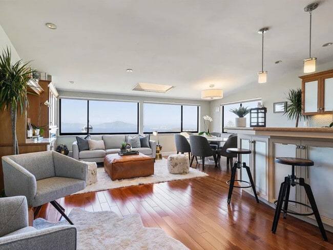 Building Photo - 2295 Vallejo St