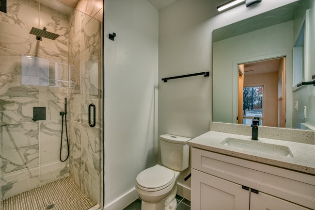 Foto del edificio - 5835 Colorado Ave NW