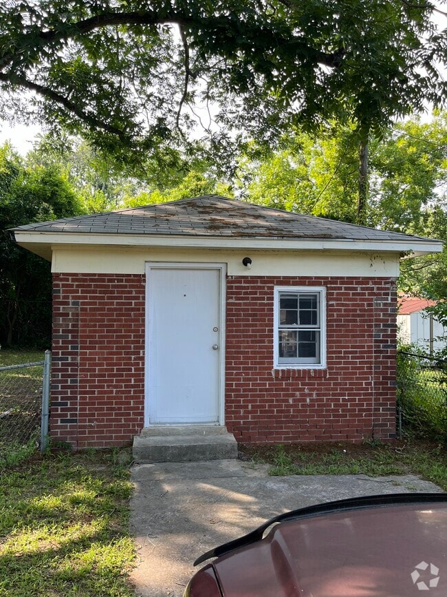 Building Photo - 1422 Poplar St