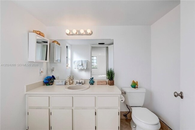 Building Photo - 2205 S Cypress Bend Dr