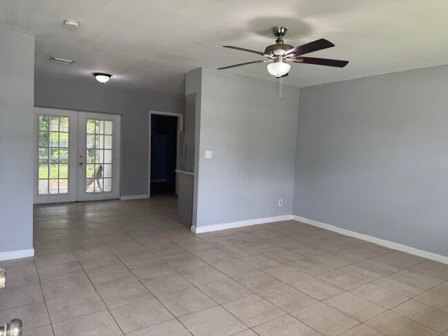 Building Photo - 1740 SW 70th Way
