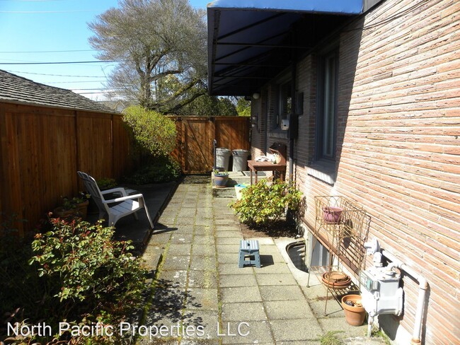 1 br, 1 bath House - 2808 28th Ave. W photo'