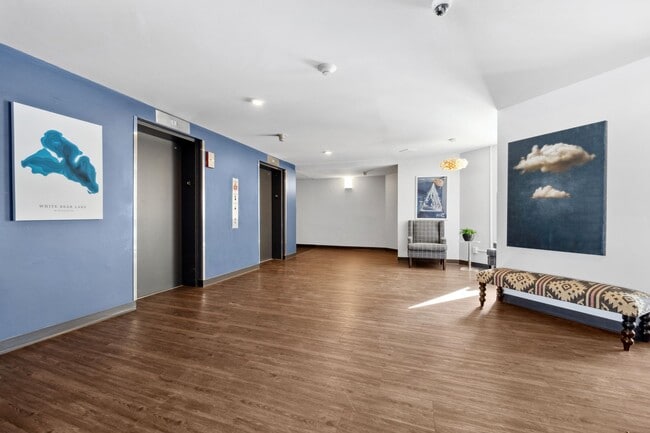 Building Photo - The Grove of White Bear Lake