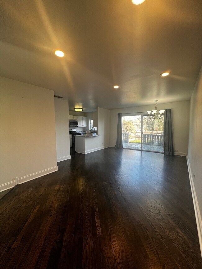 Building Photo - 7567 Waterford Dr