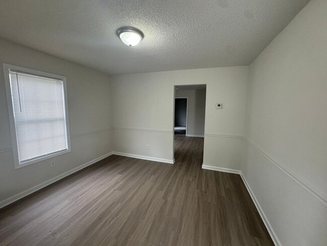 Building Photo - 126 Woodside Ave