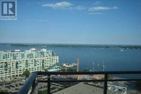 Photo du bâtiment - 230 Queens Quay W