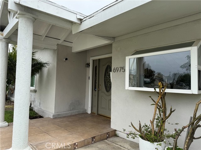 Foto del edificio - 6975 E El Roble St