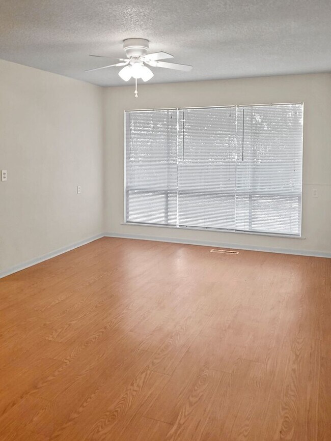 Building Photo - Charming Fort Worth Home with Converted Ga...