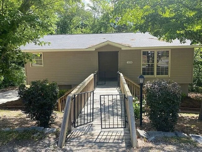 Building Photo - 1038 Westhaven Dr