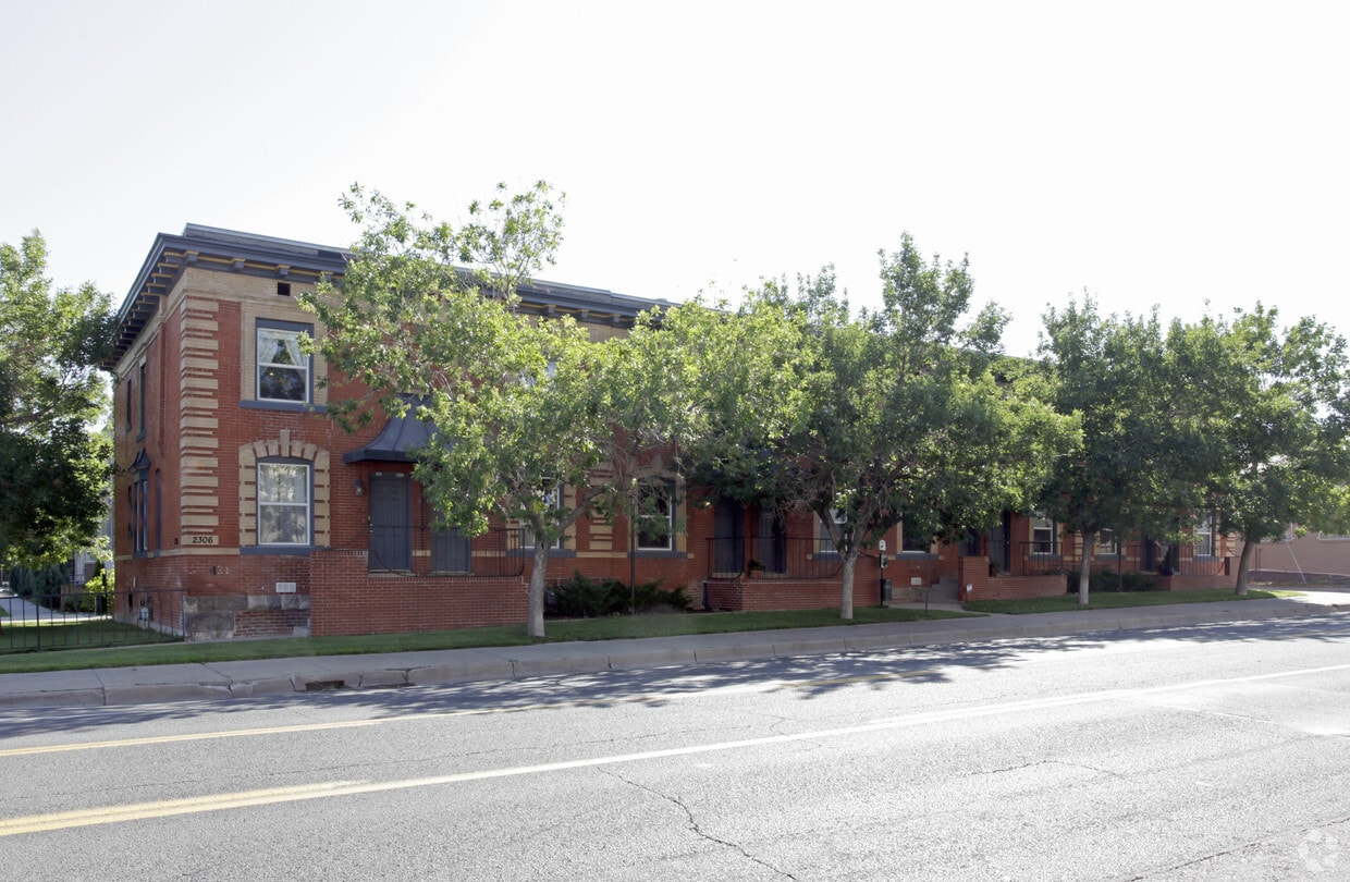 Primary Photo - 2306 Glenarm Pl