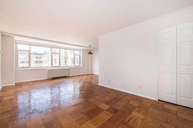 Photo - Spacious, Bright 1 Bed 1 Bath condo in prime location and close to Metro - All utilities included
