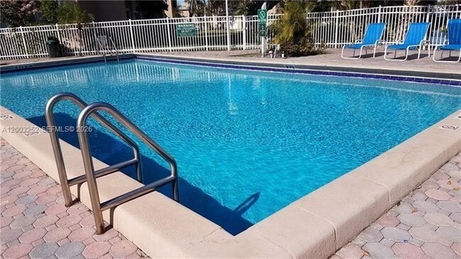 Foto del edificio - 1701 NW 96th Terrace