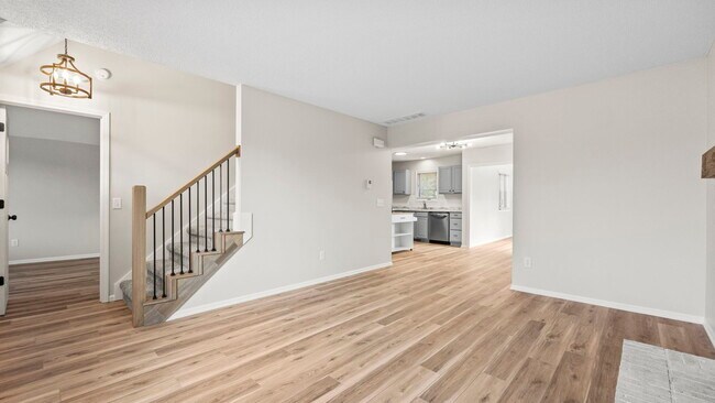 Foto del edificio - 7117 Country Hill Dr