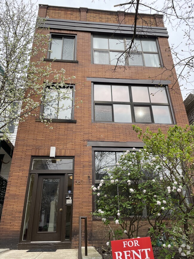 Building Photo - 367 Lehigh Ave
