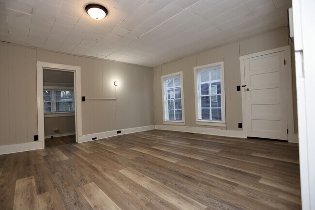 Foto del edificio - 634 W Bell St