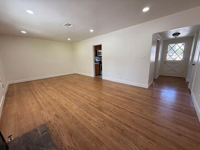 Foto del edificio - Newly Renovated Single-Family Home in Sun ...