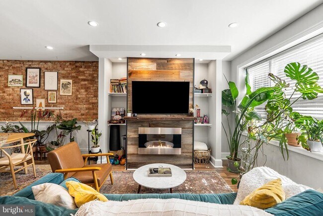 Foto del edificio - 1316 Dorrance St