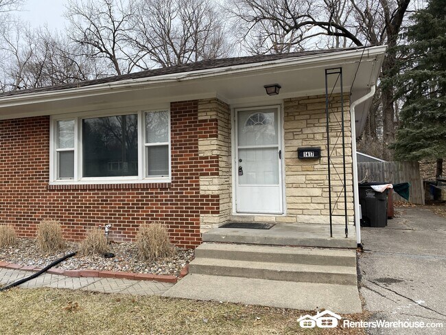 Foto del edificio - 1417 Cummins Pkwy