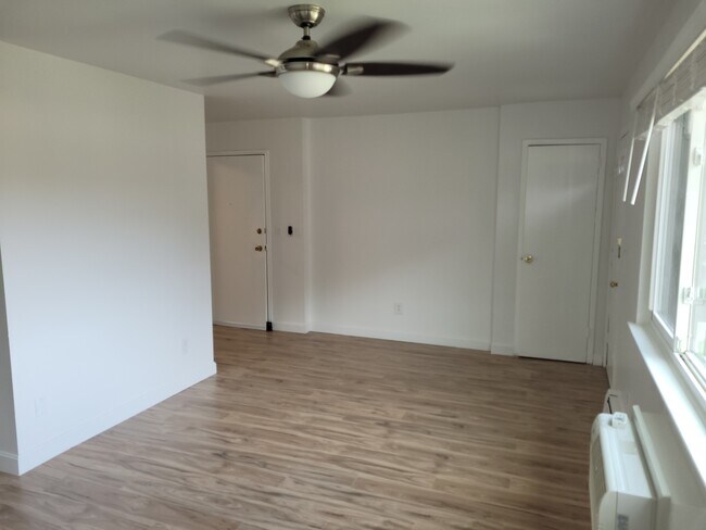 Building Photo - 312 Cricket Ln
