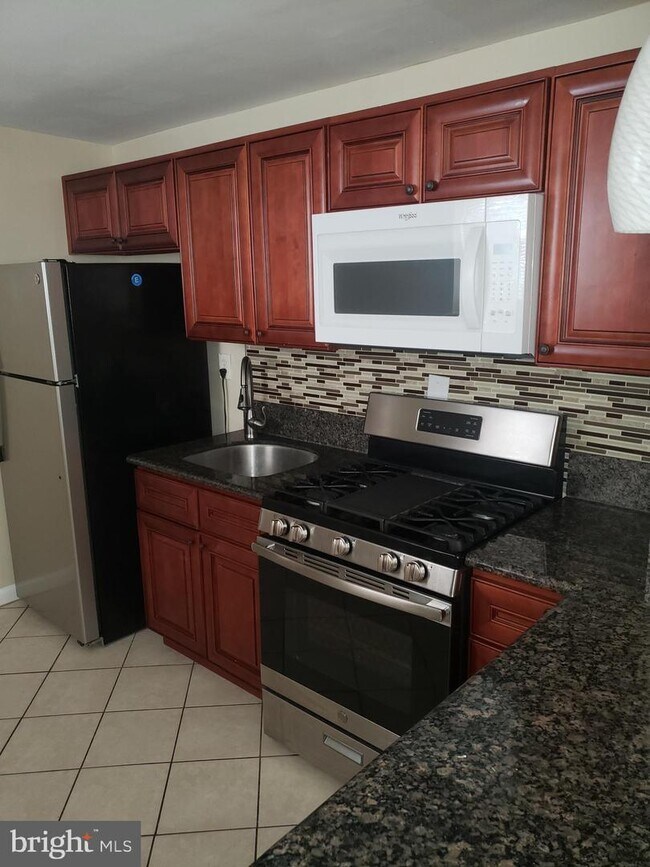 Foto del edificio - 6007 Bingham St