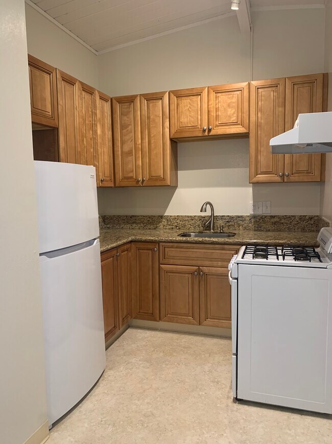 Soft close cabinets/drawers - 3325 Alma St