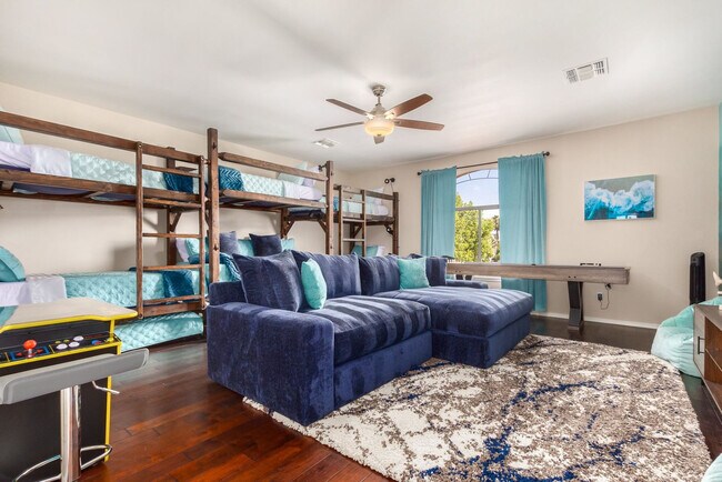 Foto del edificio - 2130 E Finley St