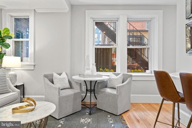 Foto del edificio - 1736 18th St NW