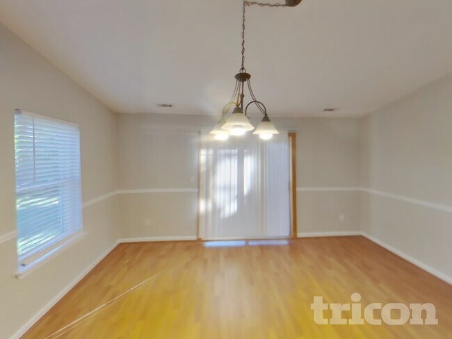 Foto del edificio - 1277 Collier Ln
