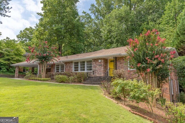 Building Photo - 2129 Pine Forest Dr NE