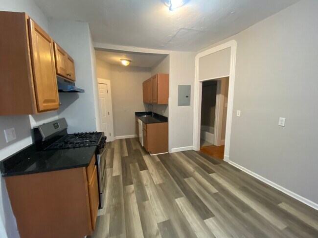 Building Photo - 98 Woodledge St