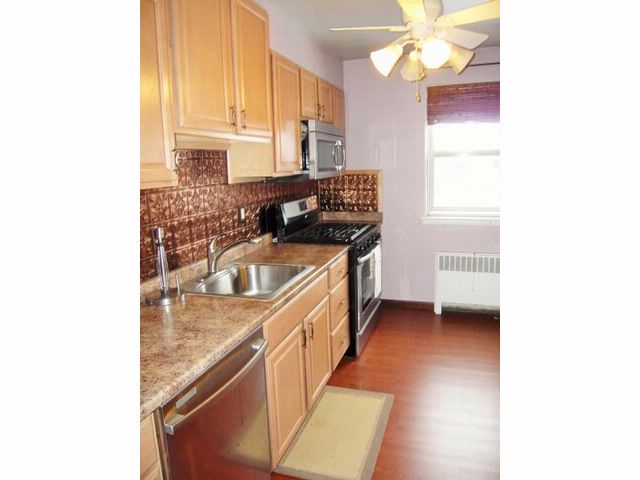 Primary Photo - 284 Claremont Ave