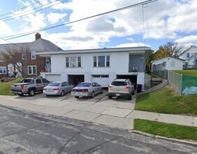 Building Photo - 412-412 N Lake St