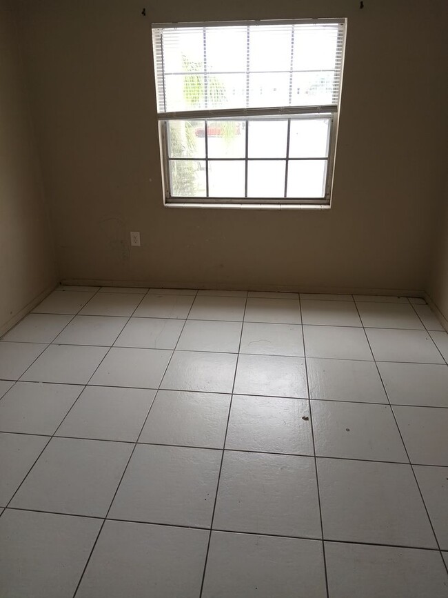 Building Photo - 2 BR in Central Orlando!