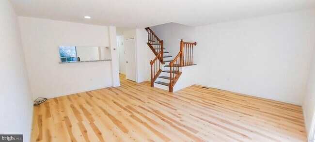 Foto del edificio - 14303 Beaker Ct