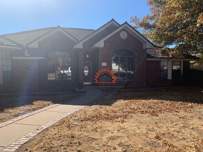 Building Photo - Coming soon!! Beautiful family home!