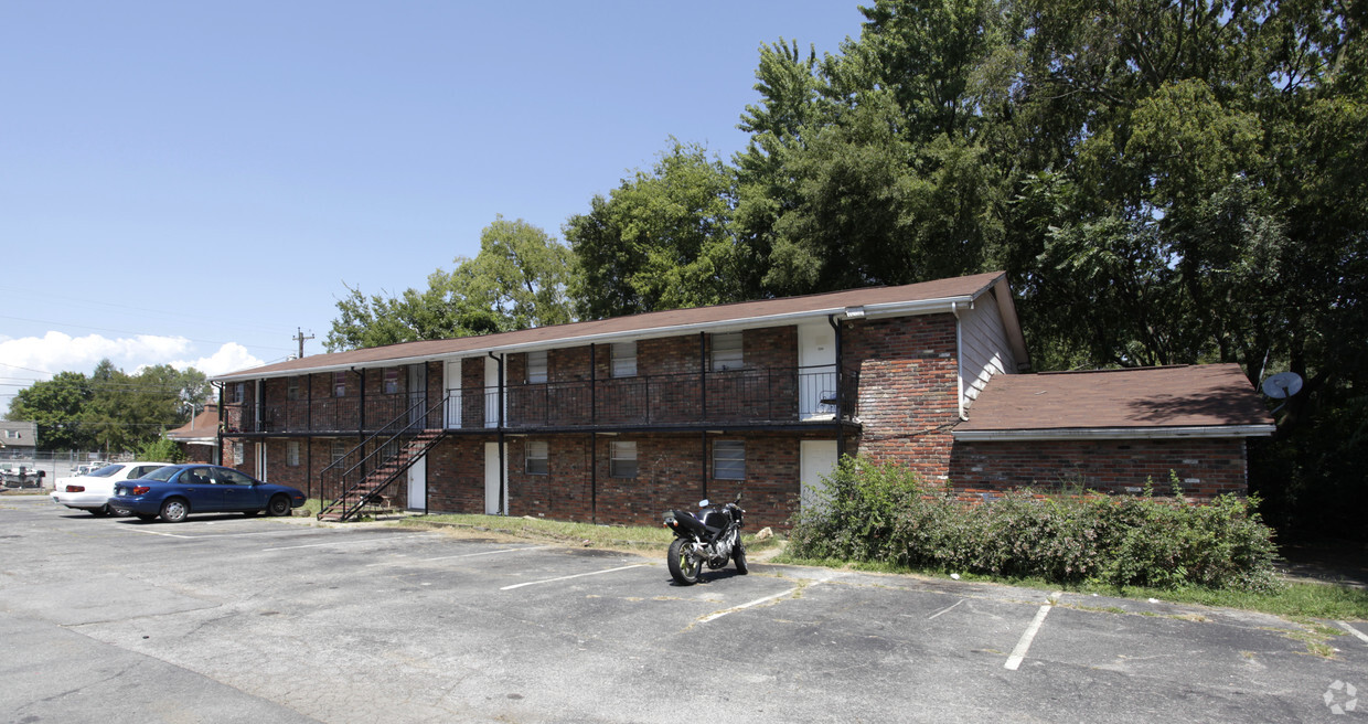Primary Photo - Governor Apartment