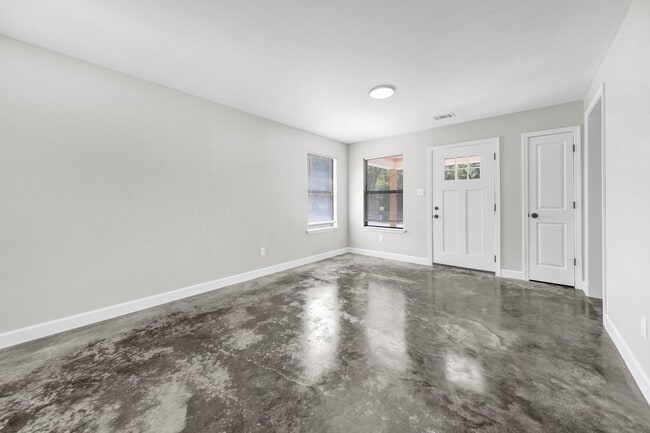 Building Photo - New Rental Opportunity in Memphis!