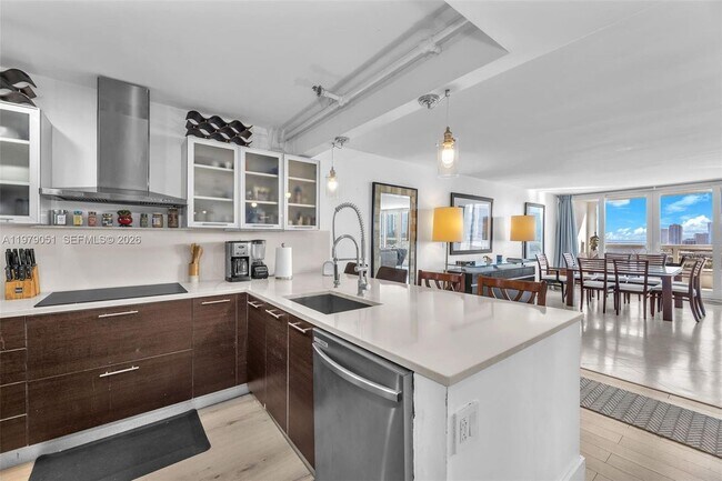 Foto del edificio - 1717 N Bayshore Dr