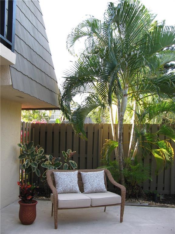 Building Photo - 575 N Tropic Ln