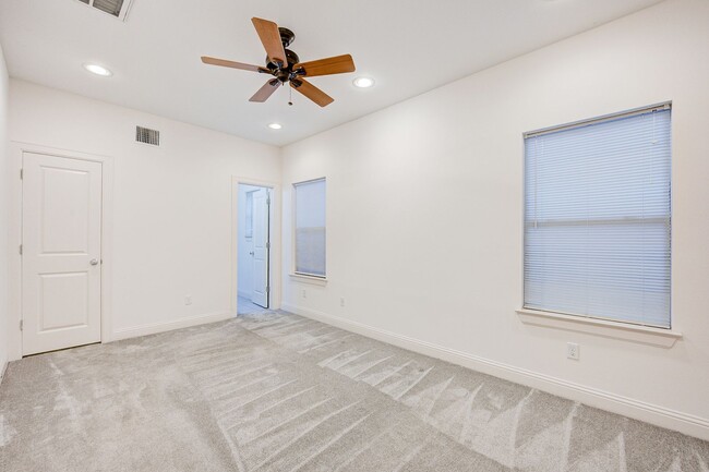 Foto del edificio - Sawyer Heights Luxury Living